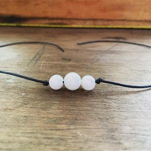 3 pearl choker